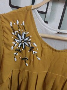 Top Solid Yellow Colour