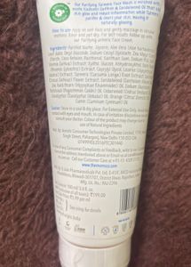 The Moms Co Turmeric Facewash