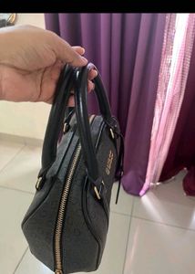 Authentic Guess sachel bag
