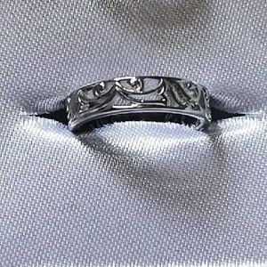 GIVA 925 SILVER ENGRAVED RING