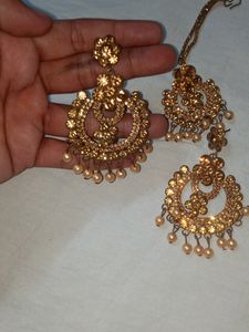 GOLDEN EARRINGS WITH MAANGTIKA ✨