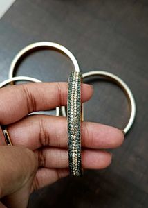 Set of 4 Stone Bangles
