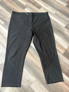 Athletic Capri Leggings