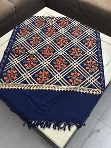 BRAND NEW WOOLLEN SHAWL