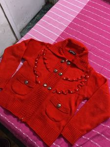 Red Pullover