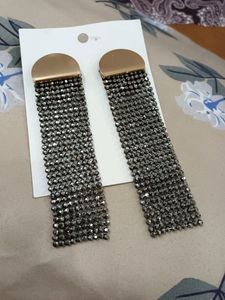 H&amp;M long light weighted earrings....long
