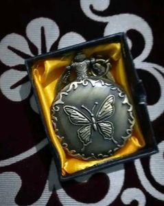 Vintage Metal Greatest Pocket Chains.