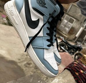 AIR JORDAN SHOES | NEW CONDITION | USED