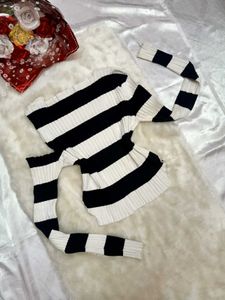 🤍🖤Striped Cut Out Sleeve Crop Top🖤🤍