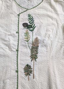 thread embroided top pure cotton branded