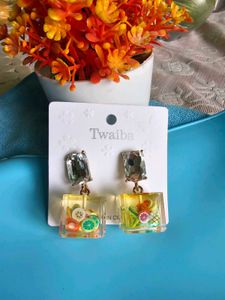 Combo Of Stone Stud Glass Earrings And Claw Clip