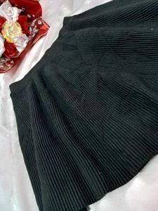Black Woolen Mini Skirt🖤