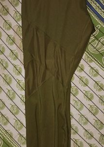 GYM LEGGINGS SIZE XL STRECHABLE