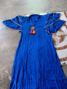 gown with unique style sleeve
