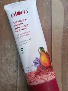 Plum Saffron And Papaya Glow Bright Face Wash