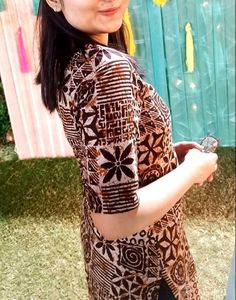 Abstract Patterned Brown Top🤎