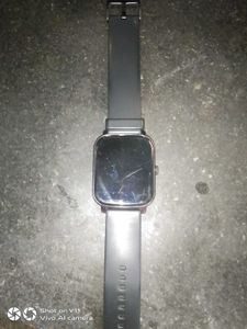Noise Vivid Call SMARTWATCH