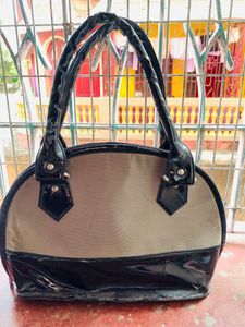 Spacious Ladies handbag