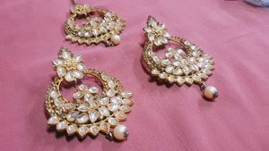 Set Of 2 Earrings &amp; Maangtika