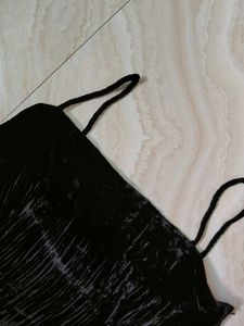 georget dress with black velvet strips💎