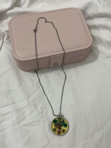 Floral Pendant Necklace