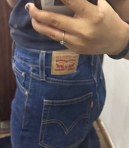 Women Straight Fit Blue Jeans
