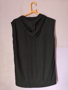Black Sleeveless Hoodie Shirt