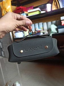 4 Makeup Storage Bags 🛍️