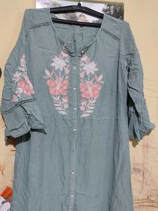 Floral Embroidered Kurta set