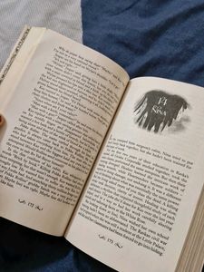 Six Of Crows - Bestseller Book By Leigh Bardugo