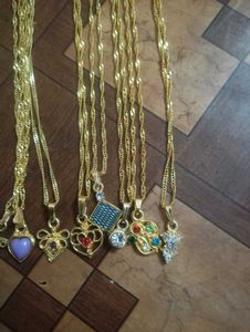 Gold Tone Chains with cute pendant 💞