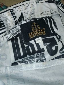 Newsprint print t-shirt