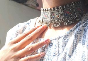 Silver Oxidised Chokar