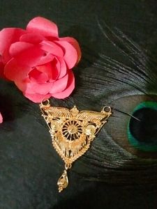 Gold Finish Pendant locket,city primium