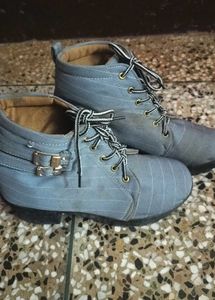 &#34;Stylish Grey Ankle Boots for Women