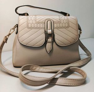SLING BAG MID - SIZE