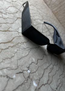 Sleek Black Retro Sunglasses