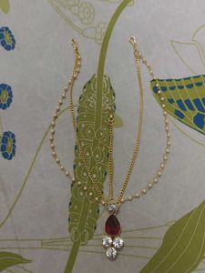 Pearl &amp; Gemstone Maang Tikka Headpiece