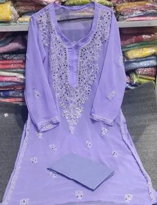 Chikankari Kurti (Free Size)