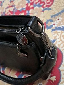 Classy Handbag With Wallet