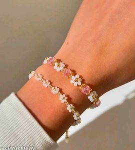🎀 Stunning Daisy Bracelet