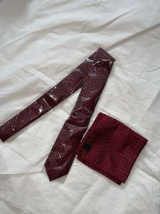 Raymond Burgundy Tie & Pocket Square Set