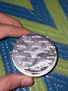 Nivea Soft Light Moisturising Cream (350 coins) and Nivea Body Lotion Aloe Hydration 48h Refreshing Moisture(150 Coins)