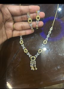 Beautiful Golden polish Ad Black Stone Necklacset