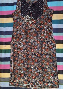 Floral Print Sleeveless Kurti