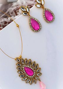 Elegant Pink Stone Jewelry Set
