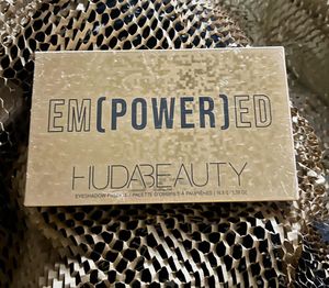 CLEARANCE SALE: Huda Beauty Empowered Palette