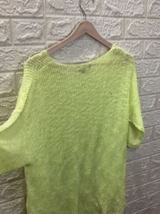 Lime Green Knit Top🕸️🕶️🕷️‼️