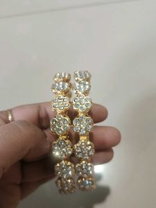 Elegant Gold-tone Bangle Set