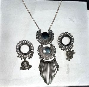 Silver Tone Jewelry Set
